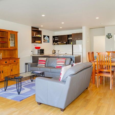 Aqua Soleil Beachfront Apartment Whitianga Buitenkant foto