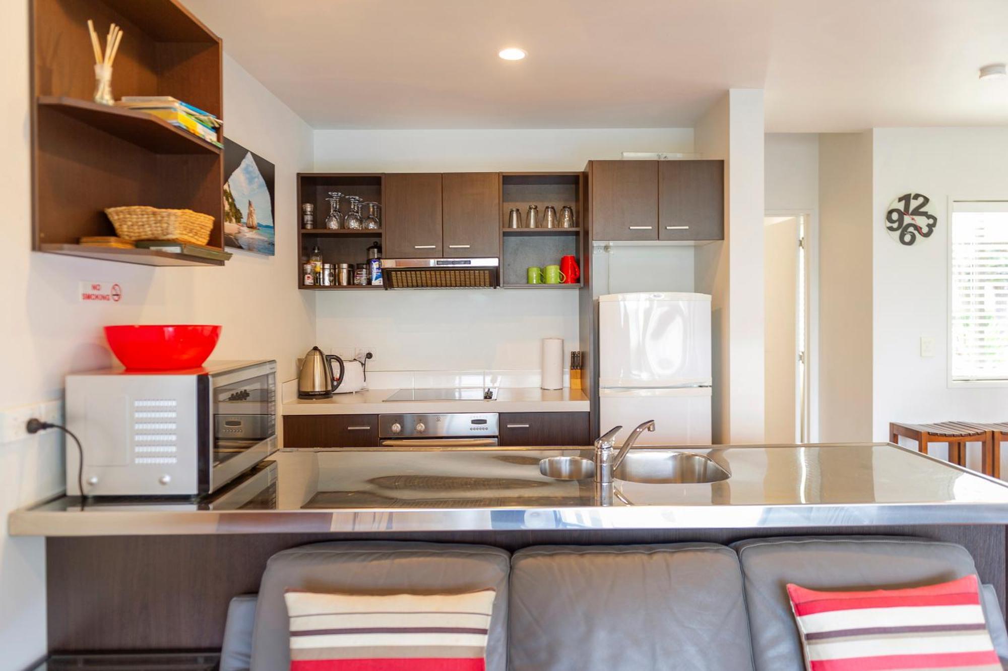Aqua Soleil Beachfront Apartment Whitianga Buitenkant foto